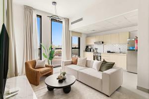 Silkhaus Vacation Homes Signature 1BR in Afnan at Production City