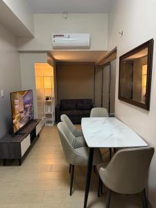 Superior Studio Eastwood Global Plaza Luxury Residence