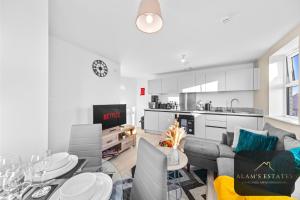 Spacious 2-Bed House, Free Parking, Fast Wi-Fi, Netflix, Contractors Welcome