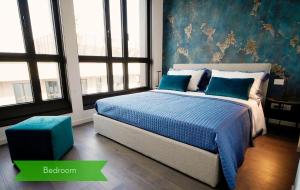 San Babila Central Tower with panoramic terrace overlooking Duomo by Rentopolis