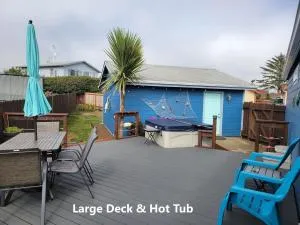 Stroll to the Beach! Relax in the Hot Tub - بروكينز