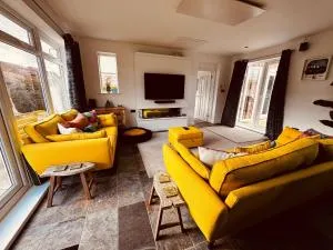 Lowestoft 2-bed Bungalow With Hot Tub & Spa Pool - Wrentham