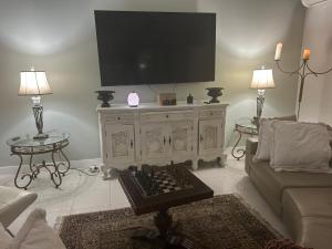 Koombana Escape 5 bedroom house