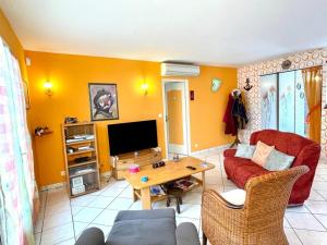 Maisons de vacances Maison familiale toute equipee St Gilles X vie 85 : photos des chambres