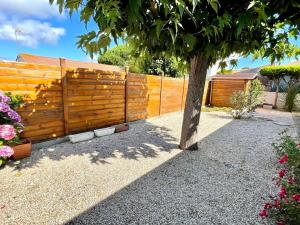 Maisons de vacances Maison familiale toute equipee St Gilles X vie 85 : photos des chambres