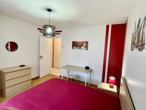 Maisons de vacances Maison familiale toute equipee St Gilles X vie 85 : photos des chambres