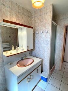 Maisons de vacances Maison familiale toute equipee St Gilles X vie 85 : photos des chambres