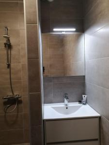 Vakantiewoning Bruinisse aan Jachthaven Zeeland, VP012