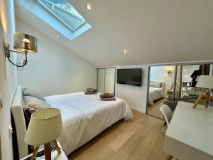 Gorgeous 2 bedrooms brand new sea view