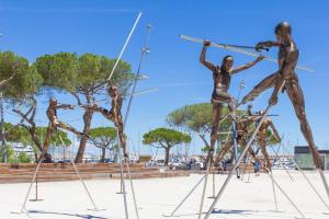 Gorgeous 2 bedrooms brand new sea view