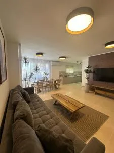 Ocean view - מול הים - Oshrat