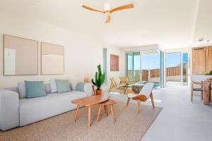 Villa Los Linos - plunge pool and natural beauty