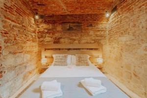 1820 Central apartment