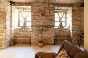 1820 Central apartment