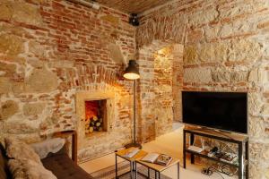 1820 Central apartment