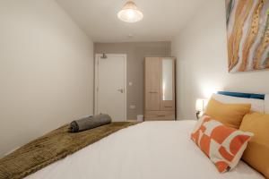 Riya Apartments - Modern & Spacious 6 bed 3 Bath House - Gateshead