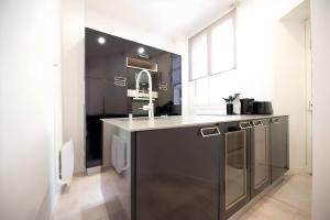 TBS 323 - Superb apartment with Eiffel Tower view