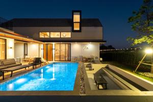 แคนเทอเบอรี่ เขาใหญ่ พูลวิลล่า สระน้ำอุ่น CANTERBURY Khaoyai