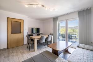 Vila Nina - Apartment Valentina