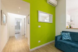 Roma Big terrace Home