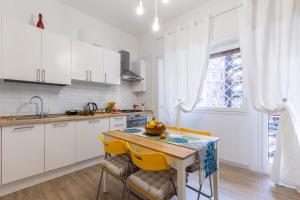 Roma Big terrace Home