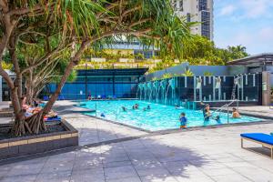 CircleonCavill Luxury 2 Bed Ocean View Spa Parking