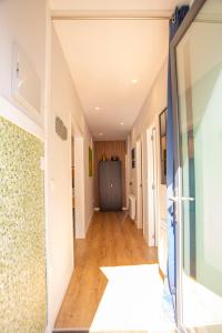 Welcome A Casa de Pedra