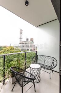 Stunning apt 40m away from Shopping del Sol