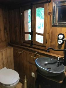 Campings Camping 3 etoiles - Piscine - ccbaeei : photos des chambres