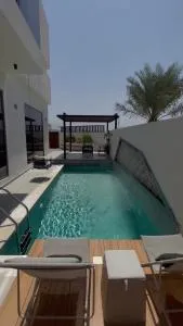 Private Pool Villa Rawaq Chalet - Multaqā Ḩadrīyah
