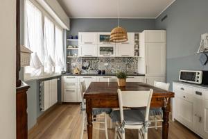 Lido Camaiore Roomy Apartment for 7!