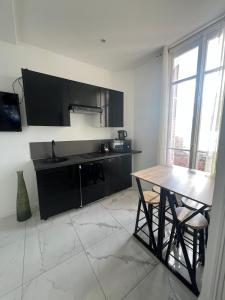 Seaview Apartment with 1 Bedroom - Next to Monaco