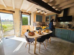 Maisons de vacances Fleurs de vigne, gite charentais au grand coeur : photos des chambres