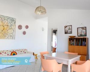 RS322 - Marcelli, bilocale fronte mare con spiaggia inclusa