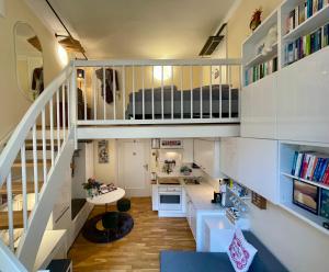 Cute, Quiet and Central - Self Check In