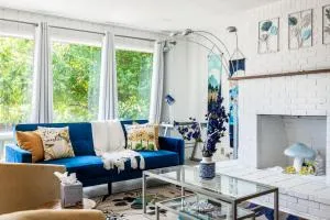 Fresh & Comfy House with Hot Tub, Pool Table, & BBQ - Danebo