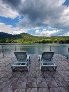 Lake Cottage - Crnča