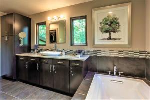 Your Lakefront Luxury