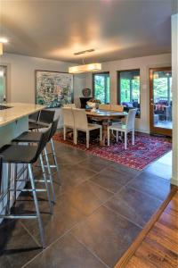 Your Lakefront Luxury