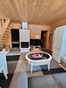 Lomamökki seitsemisen kansallispuiston lähellä