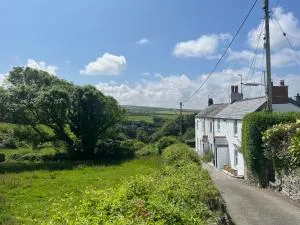 1 Rock Cottages - Treknow