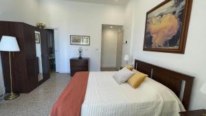 Camera doppia con Aria condizionata e Parcheggio accanto gratuito a 5 min dal Lucca Summer Festival