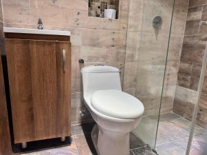 Belen Rosales Multi-task Study WiFi TV cerca a Laureles