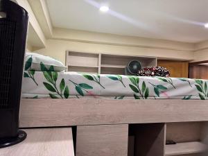 Belen Rosales Multi-task Study WiFi TV cerca a Laureles