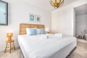 SB311G - Modern & well connected 2 bed apartment