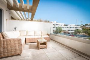 SB311G - Modern & well connected 2 bed apartment