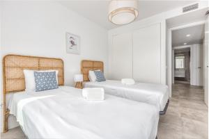 SB311G - Modern & well connected 2 bed apartment