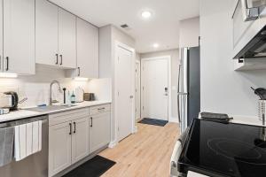 5 mins to Fillmore! Queen Bed, Rooftop, NorthernLibs!