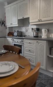 Dove Cottage - 6 min walk to beach, parking