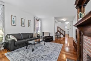 Trendy Urban Retreat, Spacious 4BR, Best Location in City - 4hvězdičkové hotely ve městě Columbus